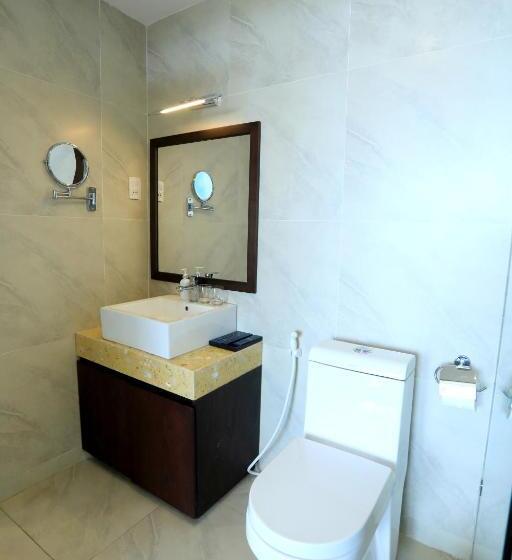 اتاق لوکس با چشم‌انداز دریا, Orson Hotel & Resort Con Dao