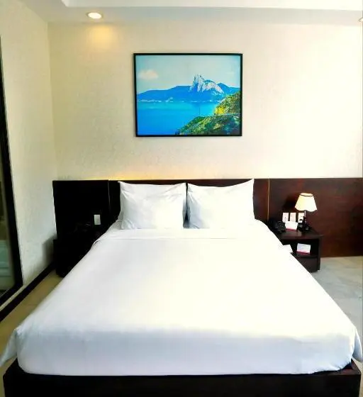 اتاق استاندارد با چشم‌انداز کوهستان, Orson Hotel & Resort Private Beach Con Dao   Snorkeling Turtle Release Tour