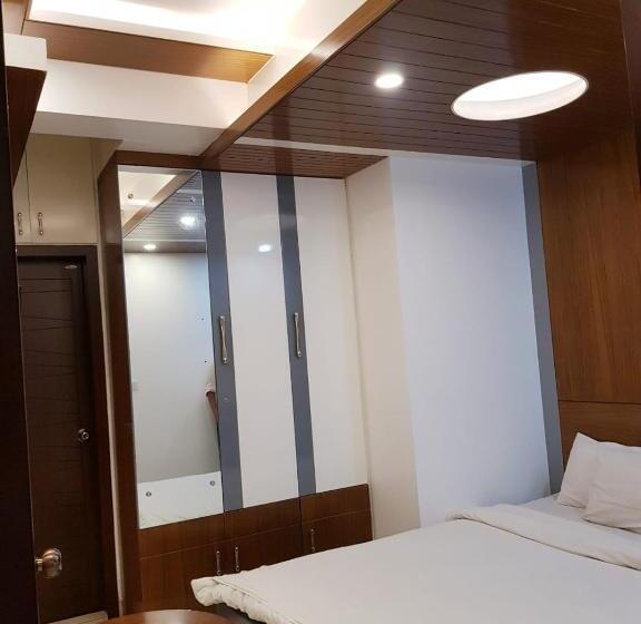 اتاق لوکس, The Castle Inn