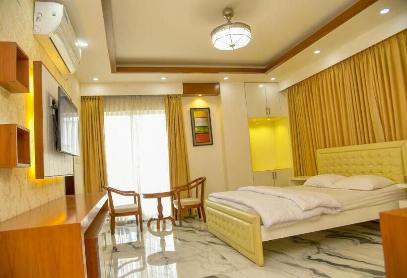 اتاق لوکس, The Castle Inn