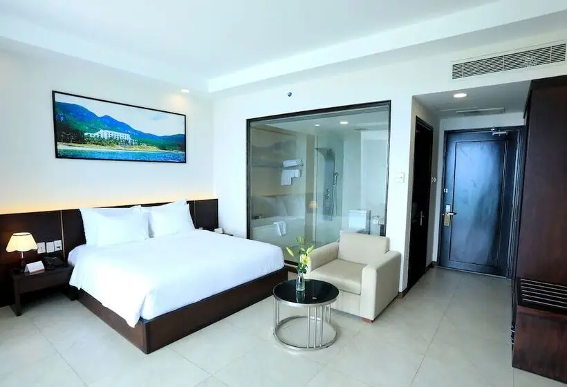 اتاق لوکس با چشم‌انداز دریا, Orson Hotel & Resort Private Beach Con Dao   Snorkeling Turtle Release Tour