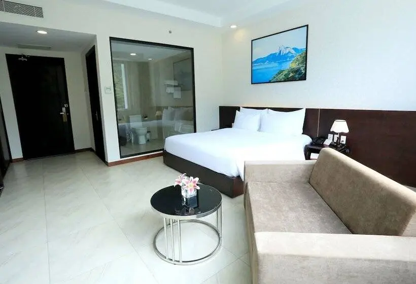 اتاق لوکس با چشم‌انداز دریا, Orson Hotel & Resort Private Beach Con Dao   Snorkeling Turtle Release Tour