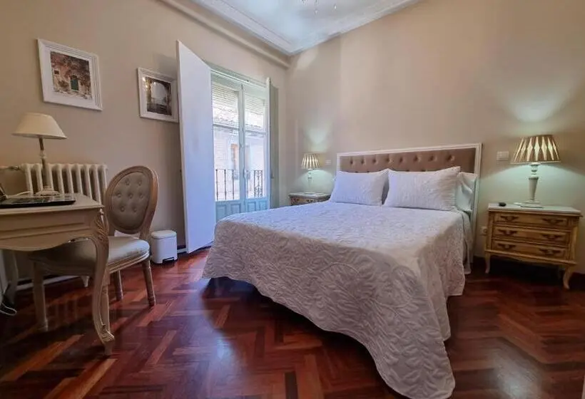 اتاق لوکس, Casa De Lorca