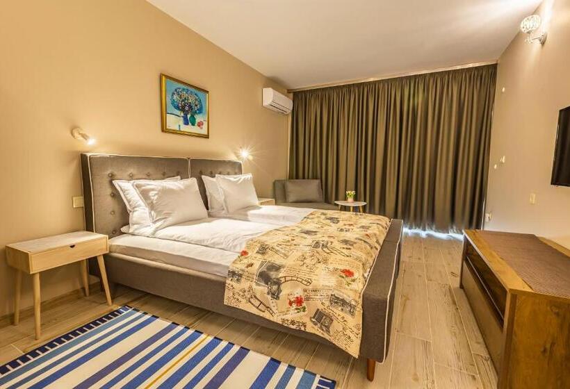 חדר סטנדרט נוף לבריכה, Club Houses Stefvall