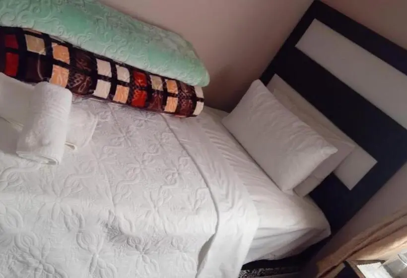 スタンダードシングルルーム, The Croc Guest House