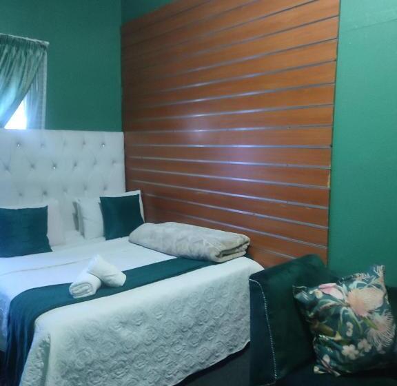 Номер Deluxe, The Croc Guest House