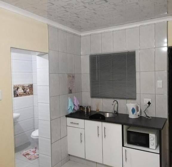 Номер Deluxe, The Croc Guest House