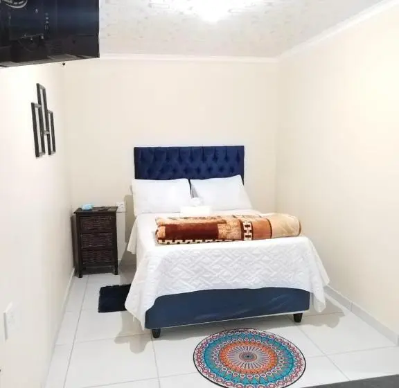 デラックスルーム, The Croc Guest House