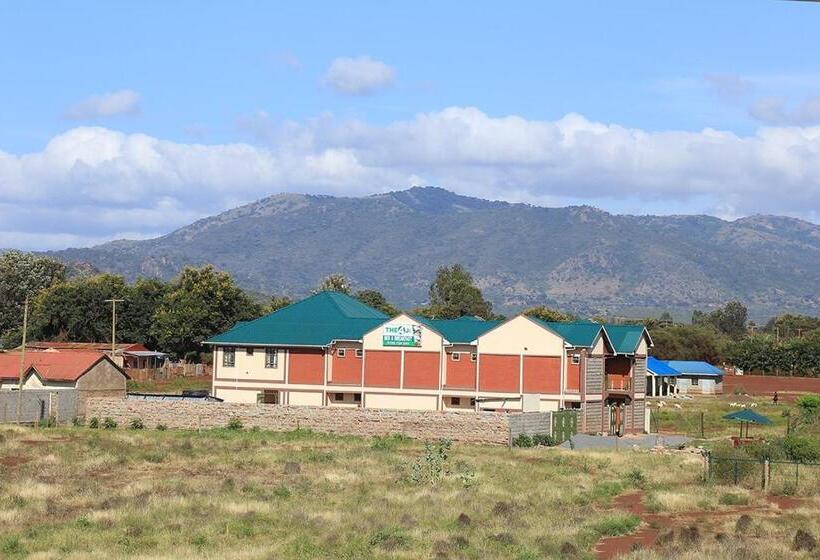 اتاق لوکس, The 4 Js Bed And Breakfast Emali