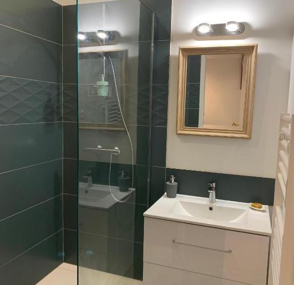 小型豪华套房, L Abeaupiniere