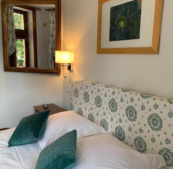 小型豪华套房, L Abeaupiniere