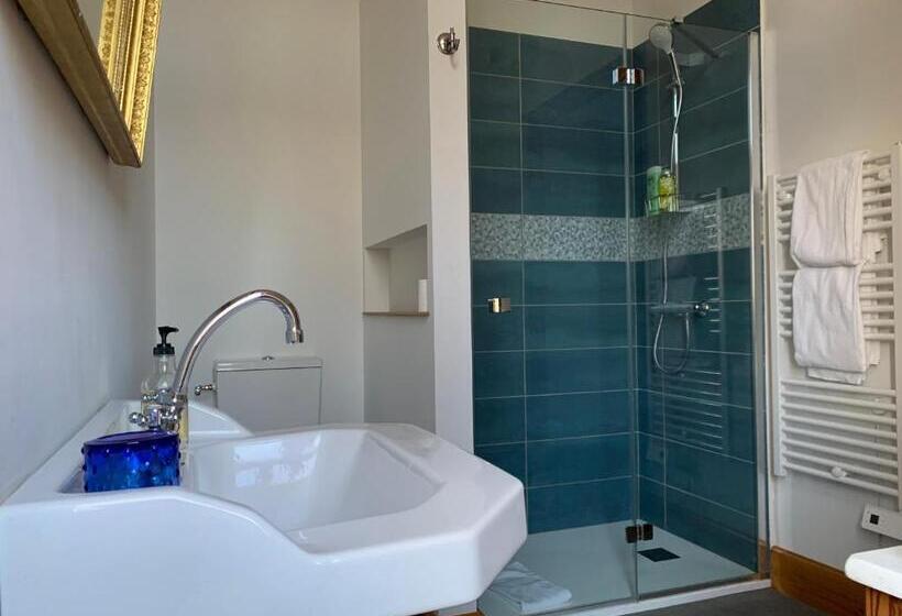 家庭套房, L Abeaupiniere