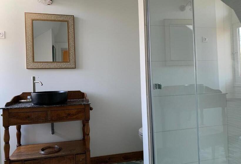 标准间, L Abeaupiniere