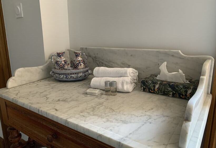 家庭套房, L Abeaupiniere