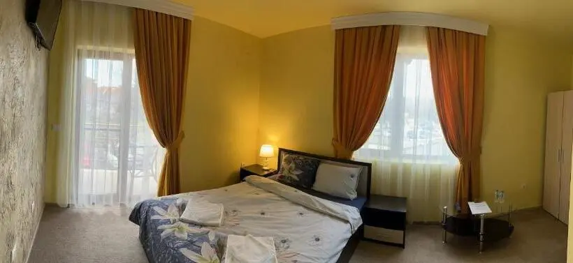 テラス付きスタンダードルーム, Complex Monaco Hotel & Casino