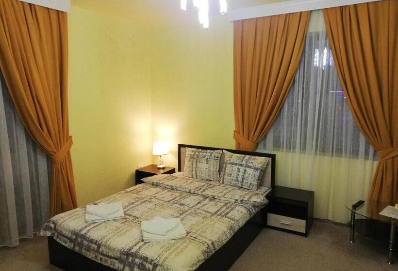 غرفة قياسية مزوَّدة بتراس, Complex Monaco Hotel & Casino