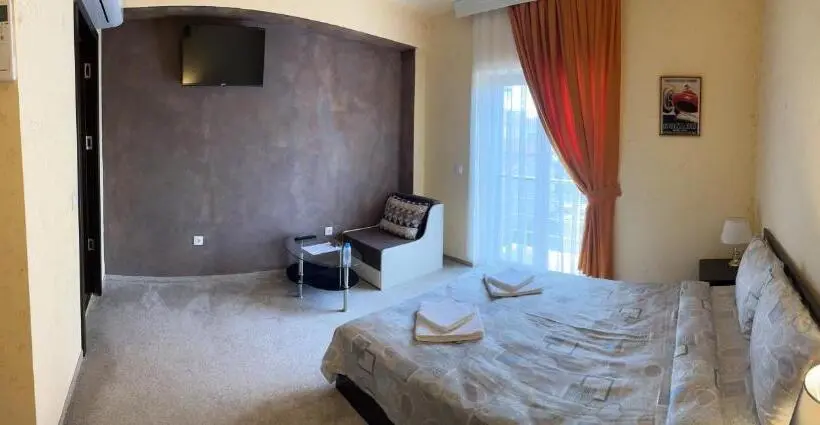 デラックスルーム, Complex Monaco Hotel & Casino