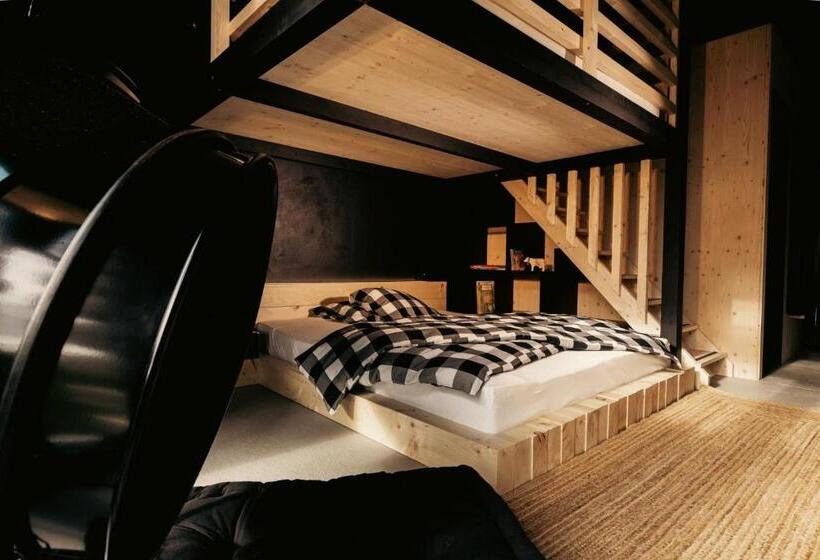 Семейный Номер Deluxe, Bretter