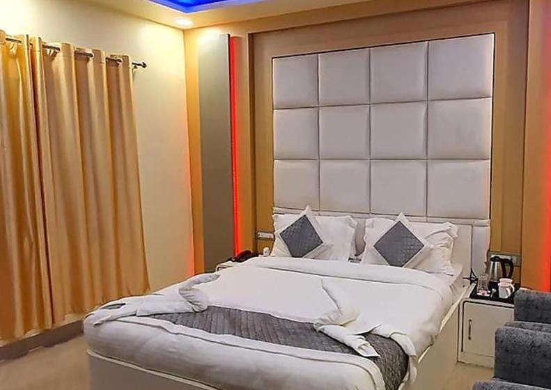 Номер Стандарт, Gokul Raj By Wb S