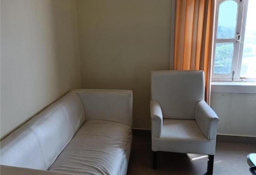 חדר דלוקס, Gokul Raj By Wb S