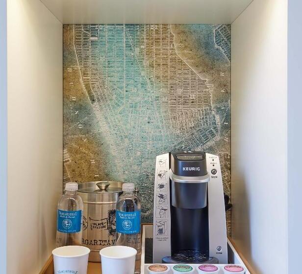 四人标准间, Margaritaville Resort Times Square