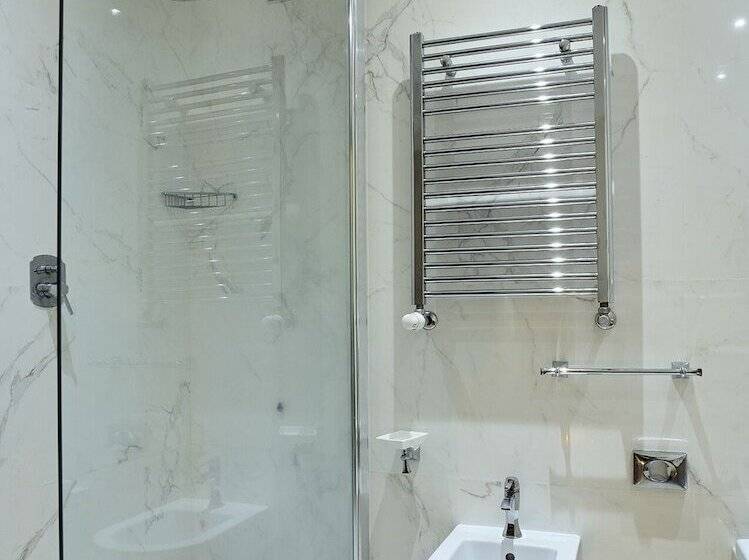 سوییت پرستیژ, Niccolo  V   Terme Dei Papi