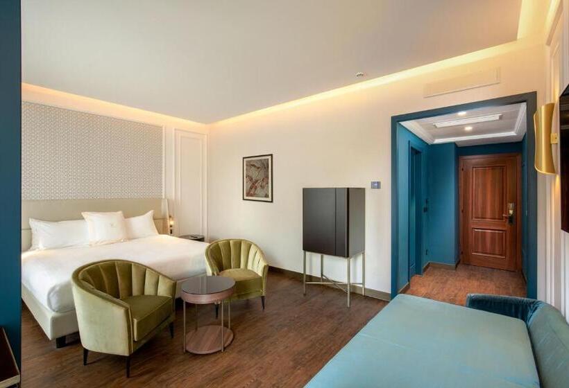 سوییت جونیور لوکس, Niccolo  V   Terme Dei Papi