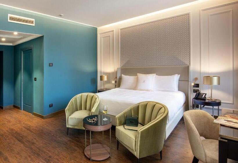 سوییت جونیور لوکس, Niccolo  V   Terme Dei Papi