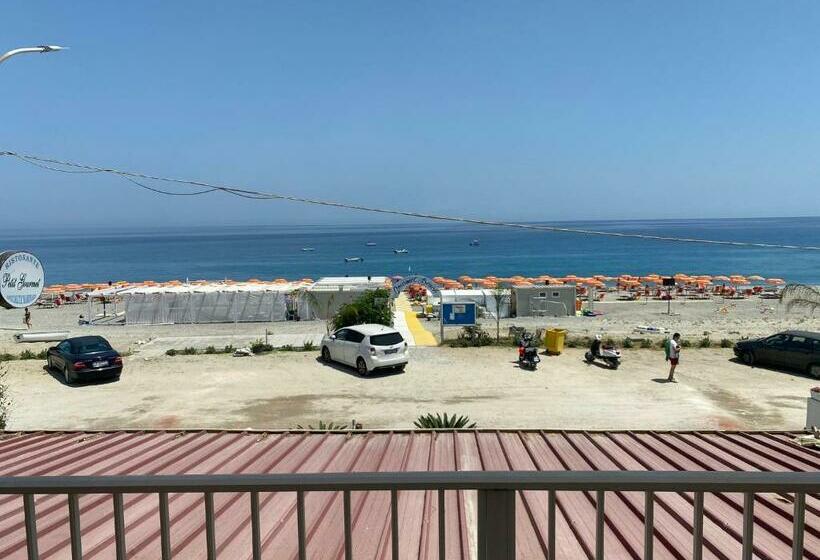 豪华海景房, Petit Gourmet