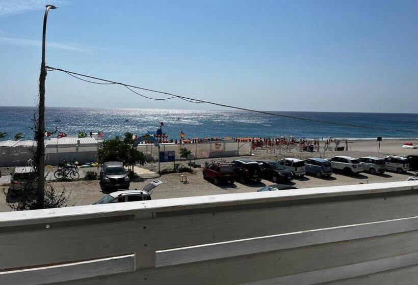 豪华海景房, Petit Gourmet