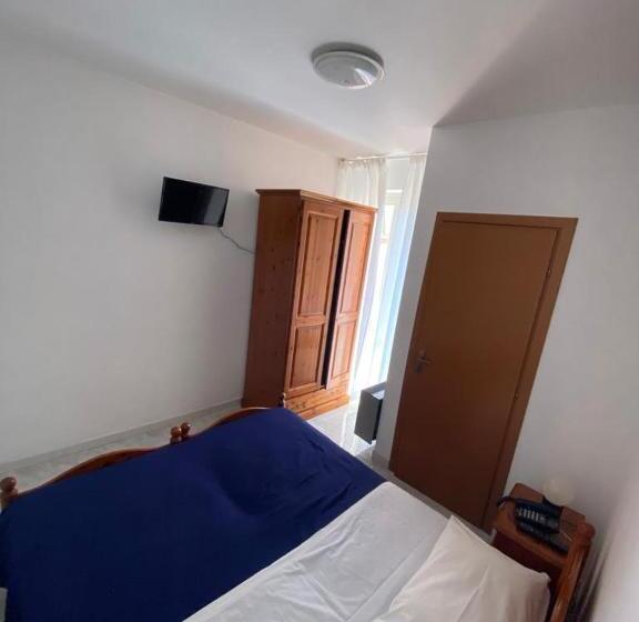 标准间, Petit Gourmet