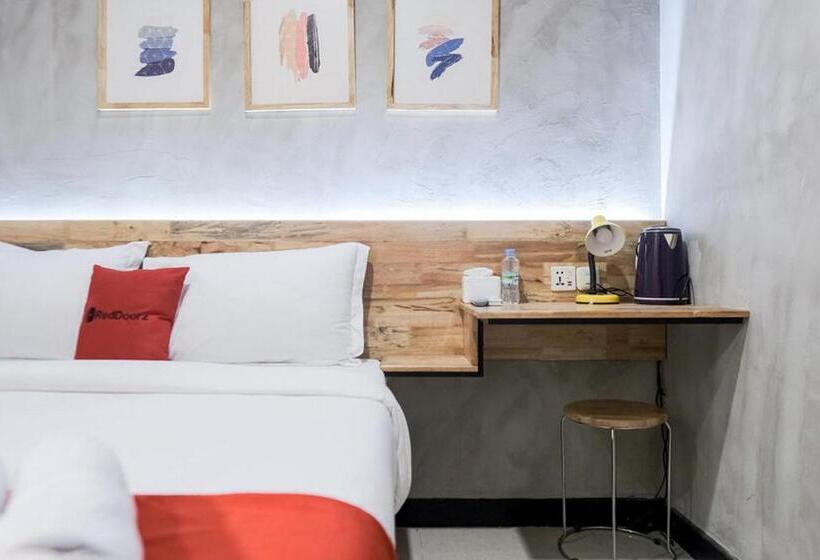 Номер Deluxe, Reddoorz @ Sekip Medan