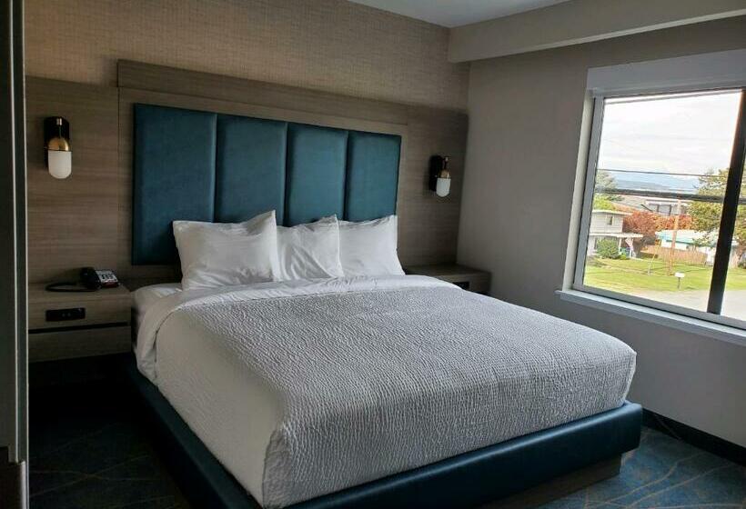 חדר דלוקס עם מיטת קינג, Salish Inn