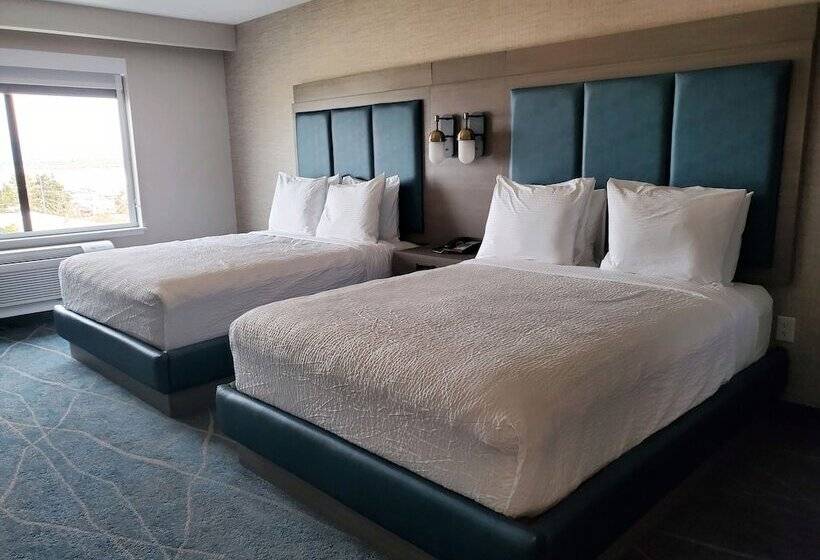 סוויטה דלוקס, Salish Inn