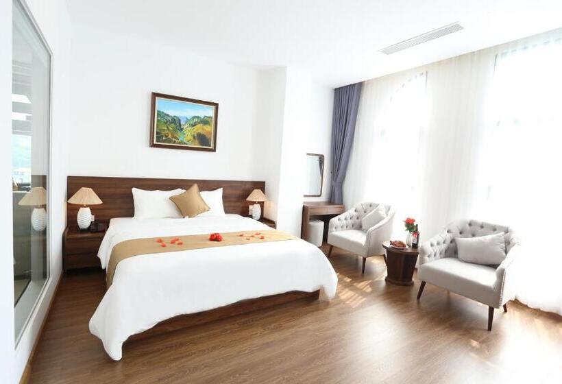 سوئیت با چشمانداز رودخانه, Silk River Hotel Ha Giang