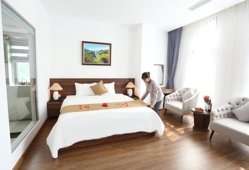 سوئیت با چشمانداز رودخانه, Silk River Hotel Ha Giang