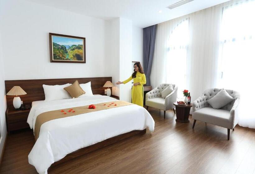 سوئیت با چشمانداز رودخانه, Silk River Hotel Ha Giang