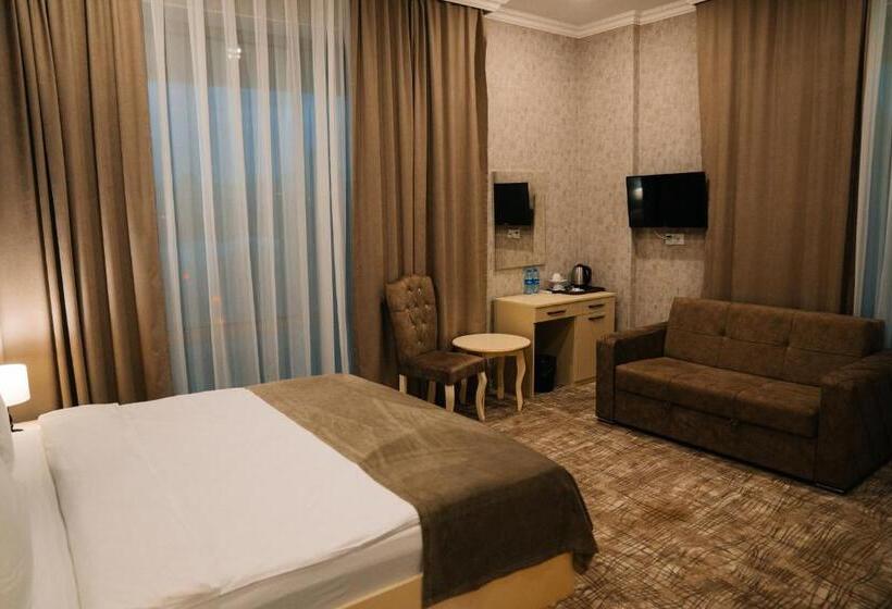 اتاق استاندارد, The Clocktower