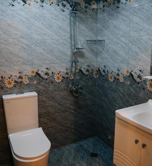 سوییت خانوادگی, The Clocktower