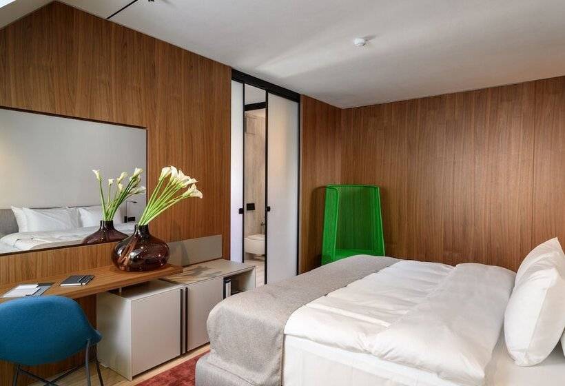 اتاق لوکس, Zlata Ladjica Boutique