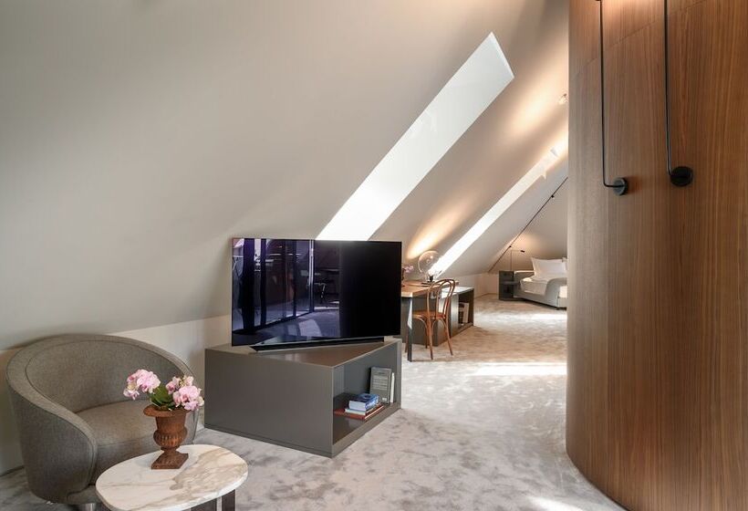 سوئیت پرزیدنت, Zlata Ladjica Boutique