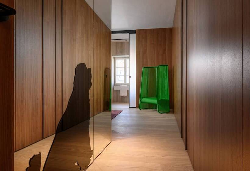 اتاق لوکس, Zlata Ladjica Boutique