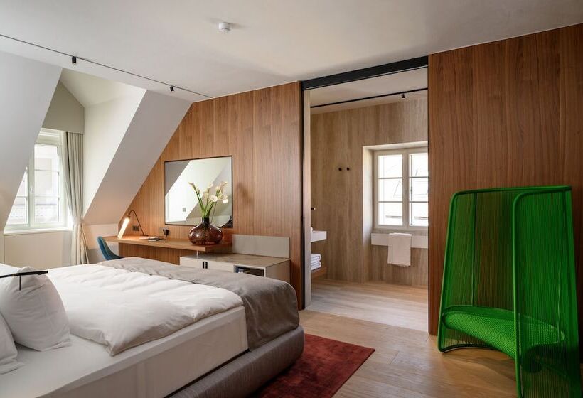 اتاق لوکس, Zlata Ladjica Boutique