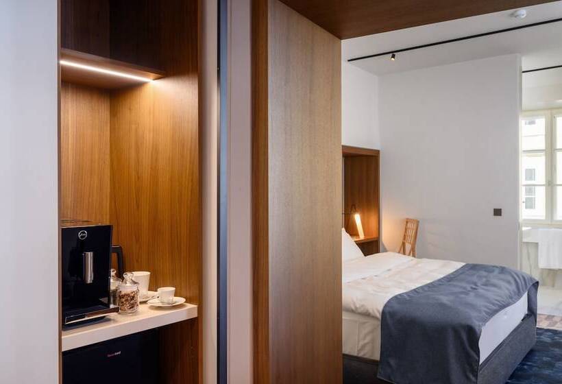 اتاق لوکس, Zlata Ladjica Boutique