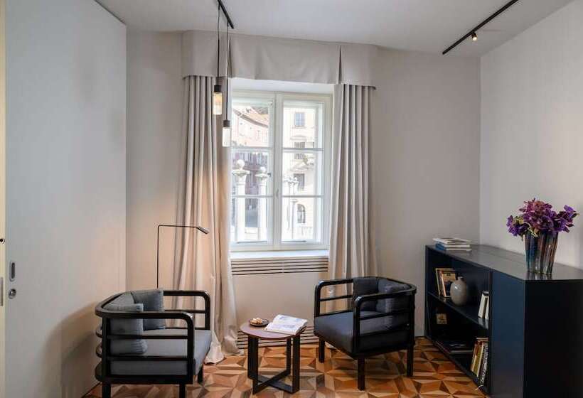 اتاق لوکس, Zlata Ladjica Boutique