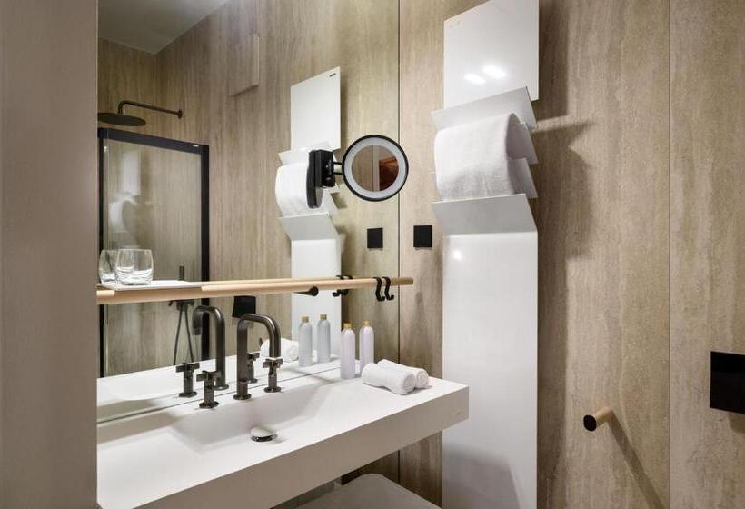 اتاق استاندارد یک نفره, Zlata Ladjica Boutique