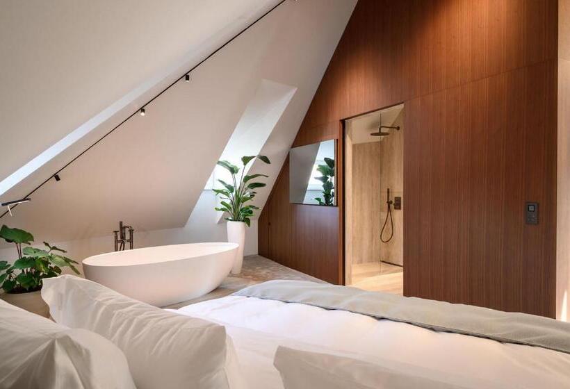 سوئیت پرزیدنت, Zlata Ladjica Boutique