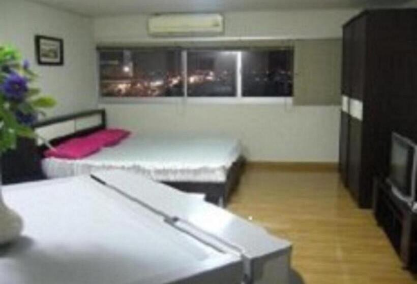 חדר סטנדרט לשלושה, Thailand Taxiapartment Hostel