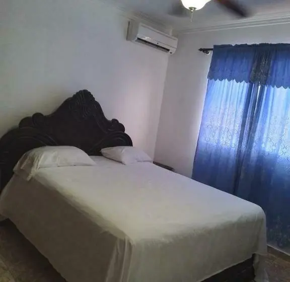 バス共有のスタンダードルーム, Apartahotel Dona Reyna Alojamientos En Santo Domingo A 5 Min De Aeropuerto Internacional Las América