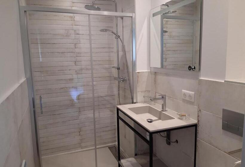 스탠다드 룸, L'expression